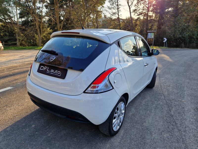 Lancia Ypsilon 1.2 69cv